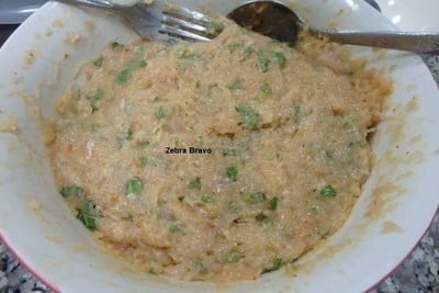 วิธีทำ ลาบไก่ก้อนคลุกเกล็ดขนมปังทอด วิธีทำ ลาบไก่ก้อนคลุกเกล็ดขนมปังทอด
