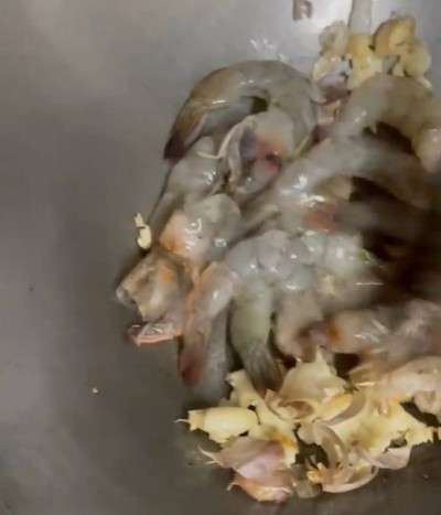 วิธีทำ กุ้งกระเทียมหอมๆ