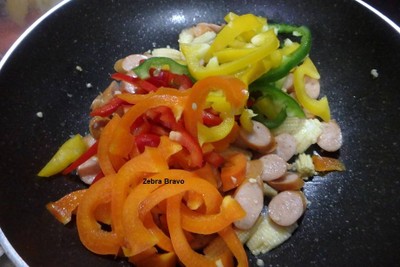 วิธีทำ ผัดไส้กรอก Colorful