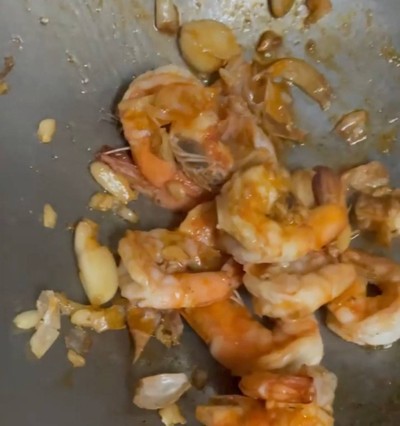 วิธีทำ กุ้งกระเทียมหอมๆ