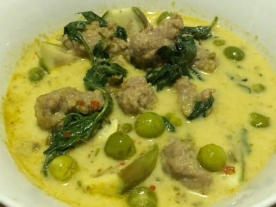 แกงเขียวหวานหมูเด้ง