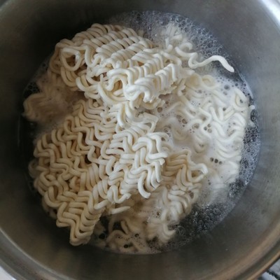 วิธีทำ บะหมี่กึ่งผัดพริกเกาหลี วิธีทำ บะหมี่กึ่งผัดพริกเกาหลี