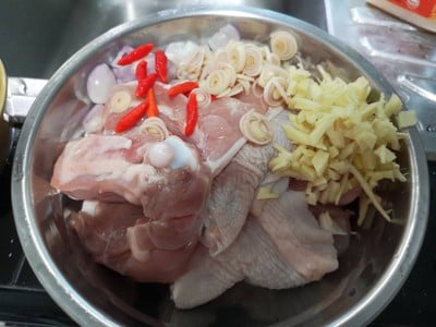 วิธีทำ ไก่นึ่งสมุนไพรเห็ดหอม วิธีทำ ไก่นึ่งสมุนไพรเห็ดหอม