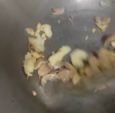 วิธีทำ กุ้งกระเทียมหอมๆ