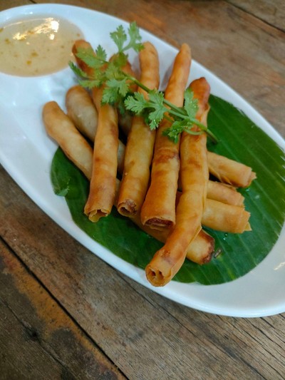 ปอเปี๊ยะห่อกุ้งทอด