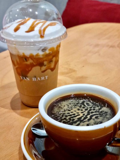 ICED CARAMEL MACCHIATO