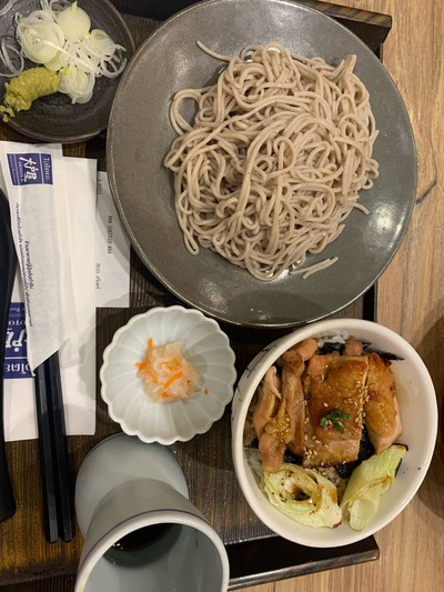โซบะเย็น + ข้าวหน้าไก่