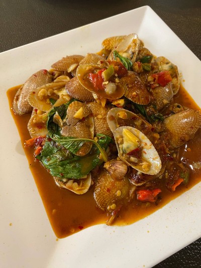 หอยลายผัดน้ำพริกเผา