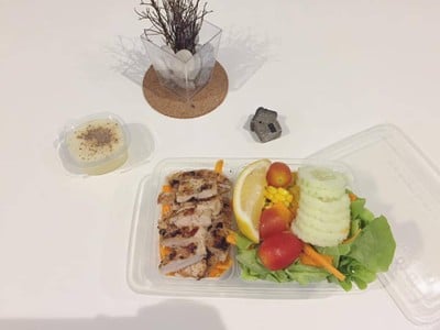 สลัดหมูย่าง