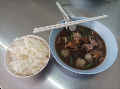 เกาเหลาเนื้อตุ๋น+ข้าวเปล่า