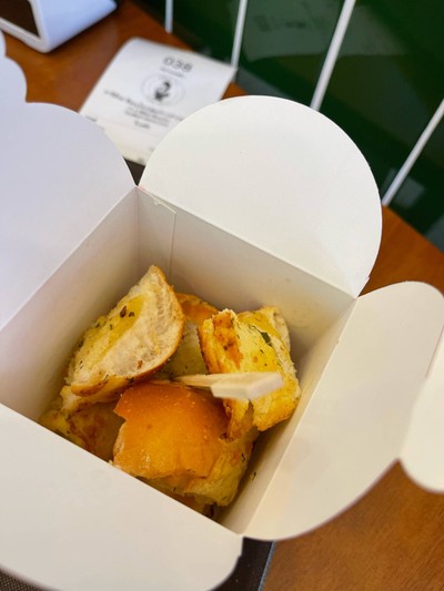 ปังกระเทียม พอดีคำ