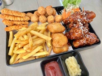 Wat Caf'e วัฒน์ คาเฟ่ สามแยกจรเข้สามพันอู่ทองสุพรรณบุรี