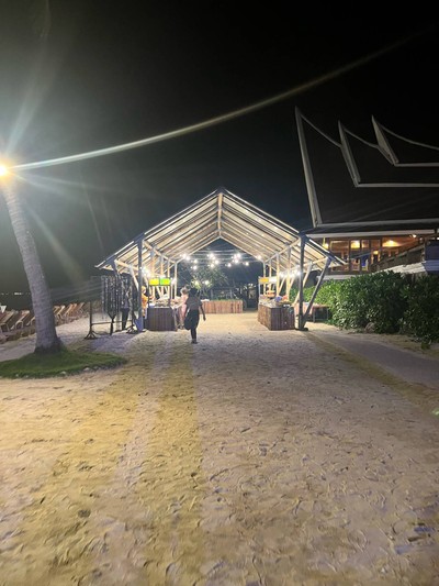 สระว่ายน้ำ/ชายหาด