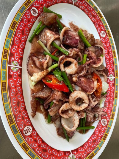 ปลาหมึกผัดไข่เค็ม
