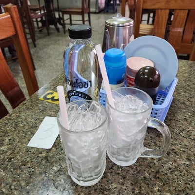 น้ำแข็ง