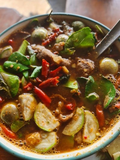 บ้านอาหารป่ายอดแก้ว ไก่ดำอินดี้