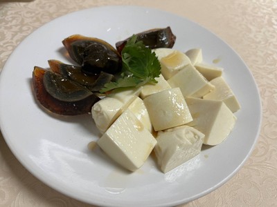 เต้าหู้+ไข่เยี่ยวม้า
