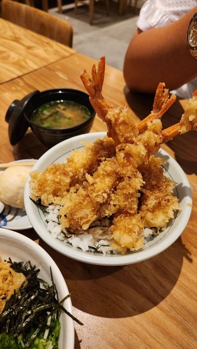 ข้าวหน้ากุ้งเทมปุระ