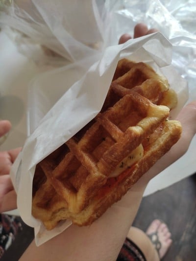 เบรดวอฟเฟิล เบคอนชีส