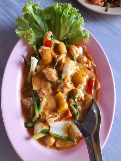 กรรเชียงปูผัดผงกะหรี่