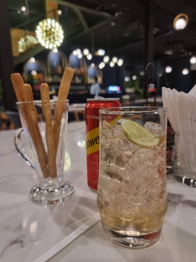 อาหาร หรือ เครื่องดื่ม