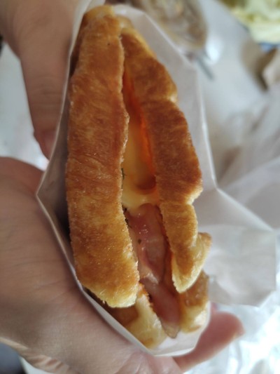 เบรดวอฟเฟิล เบคอนชีส