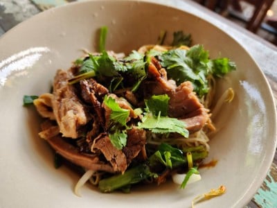 บะหมี่แห้งเนื้อเปื่อย