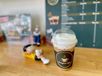 ☕️ Iced Latte. (Price 50 Baht.)