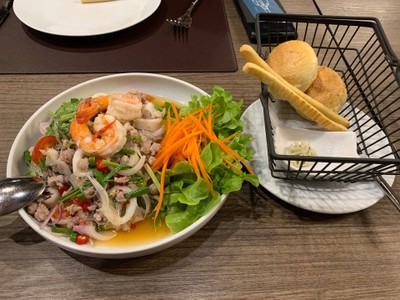 อาหาร หรือ เครื่องดื่ม