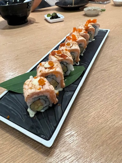 แซลมอนโรล