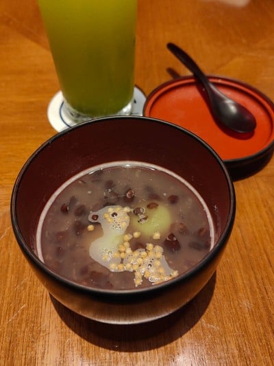 อาหาร หรือ เครื่องดื่ม