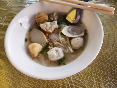 ก๋วยเตี๋ยวเส้นใหญ่น้ำ ปลา