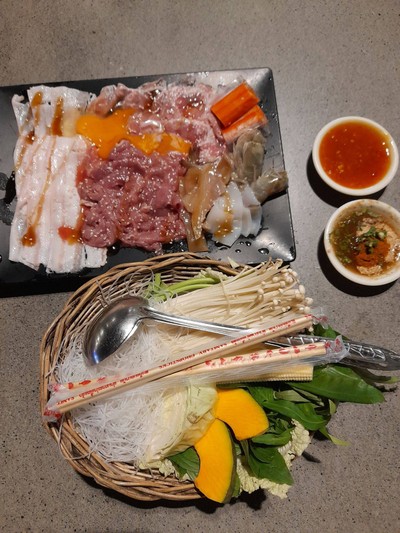 ชุดหมูจุ่มหน้าหม้อ ใหญ่
