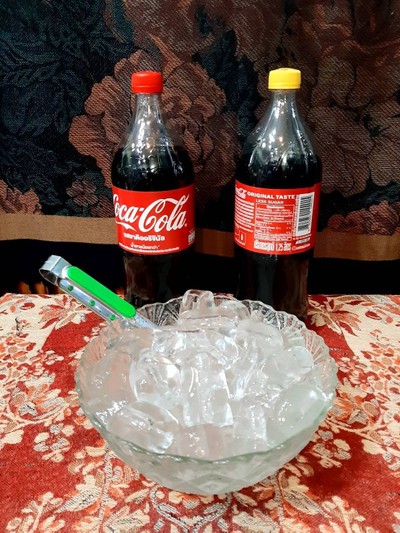 อาหาร หรือ เครื่องดื่ม