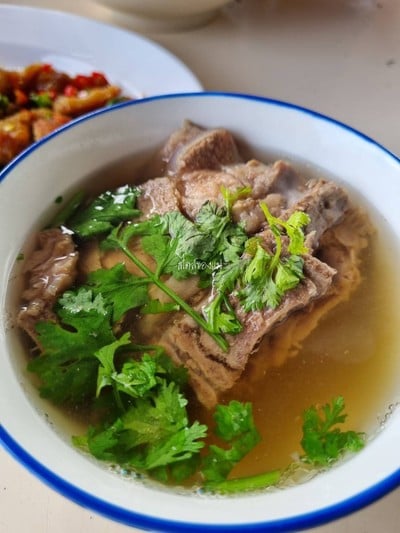 น้ำซุปกระดูกเล้ง