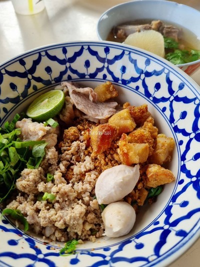 บะหมี่แห้ง