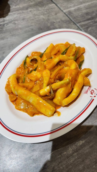 ปลาหมึกผัดไข่เค็ม