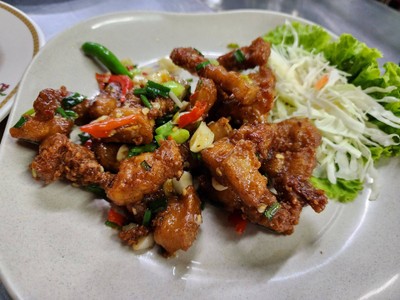 หมูสามชั้นผัดพริกเกลือ