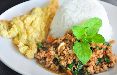 อาหาร หรือ เครื่องดื่ม