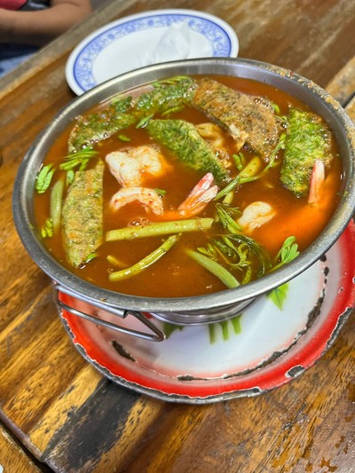 แกงส้มไข่ชะอม