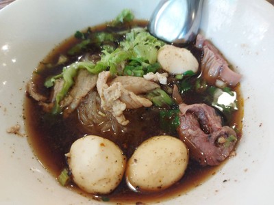 ก๋วยเตี๋ยวน้ำแดง