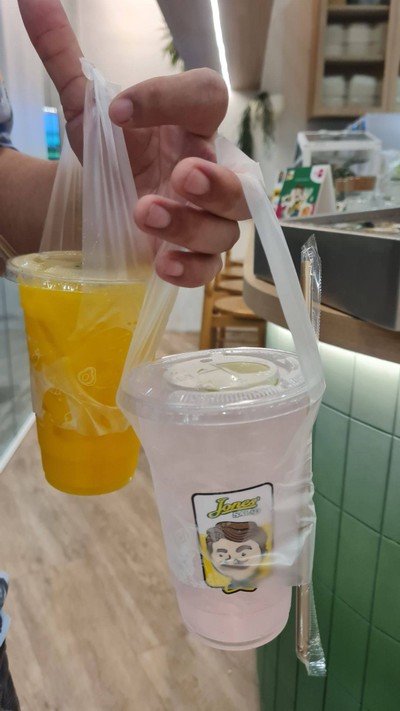 อาหาร หรือ เครื่องดื่ม