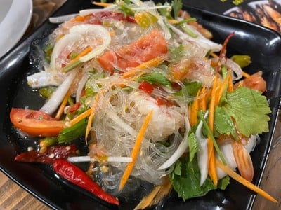 ยำวุ้นเส้น ทะเล