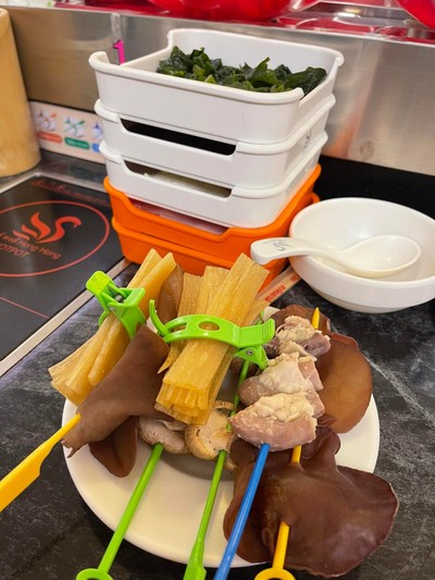 อาหาร หรือ เครื่องดื่ม