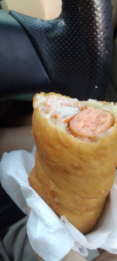 ปาท่องโก๋ไส้กรอกพันปูอัด