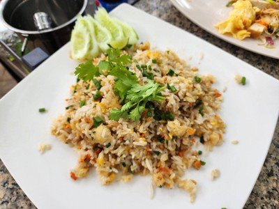ข้าวผัดกากหมู
