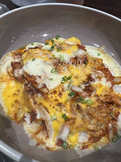 melting cheese chili chicken with rice