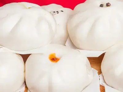 เปาทับหลีใส้หมูสับไข่