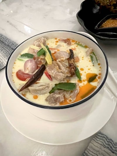 ต้มข่าไก่โบราณ