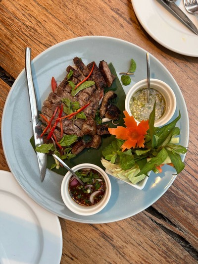 สเต็กเนื้อแจ่ว